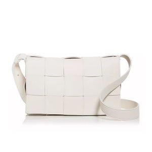 White leather Cassette Bag. Lightly used. No stains or damage.